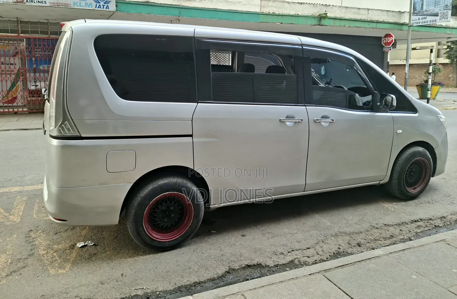 Nissan Serena 2013 Silver