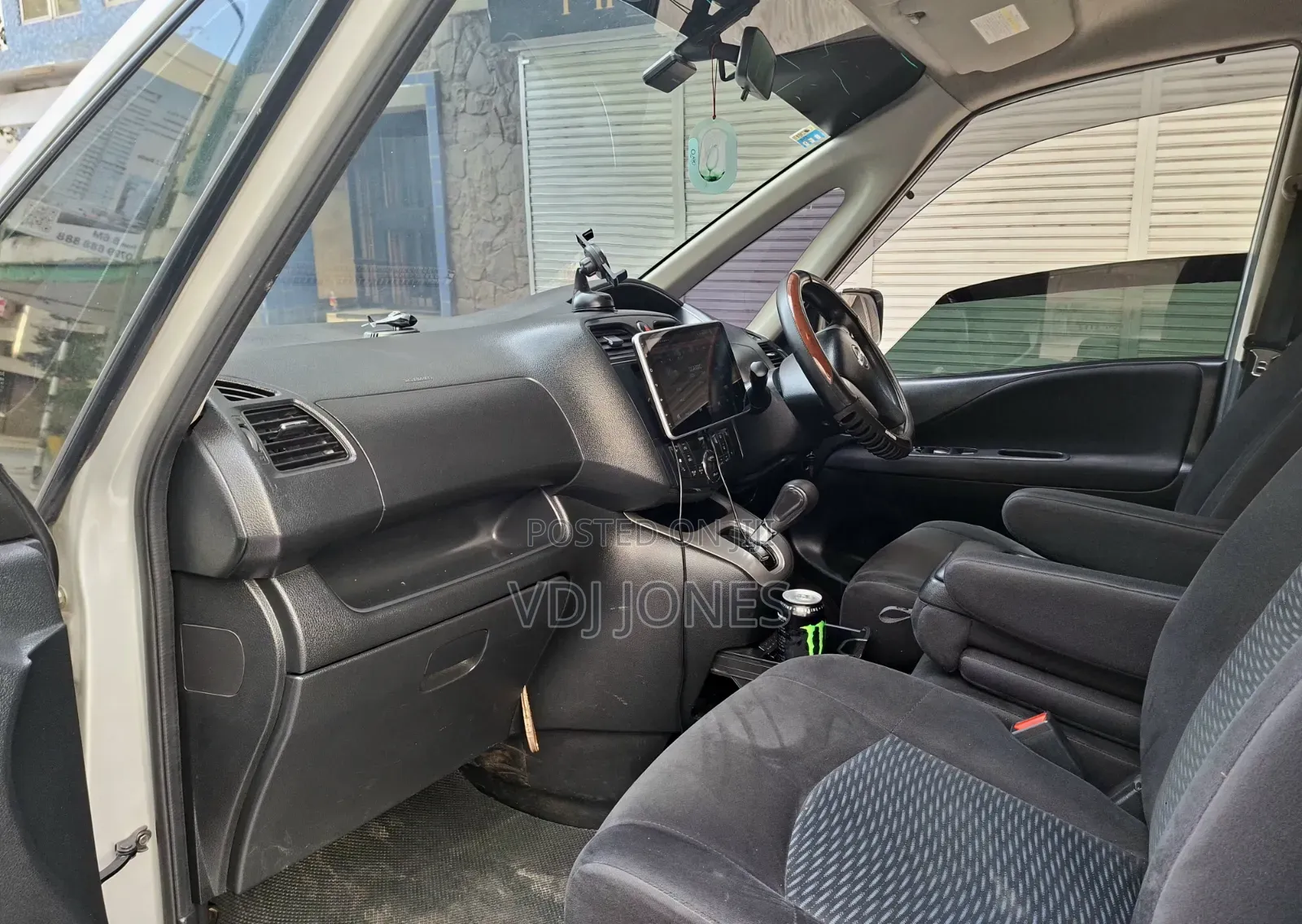 Nissan Serena 2013 Silver