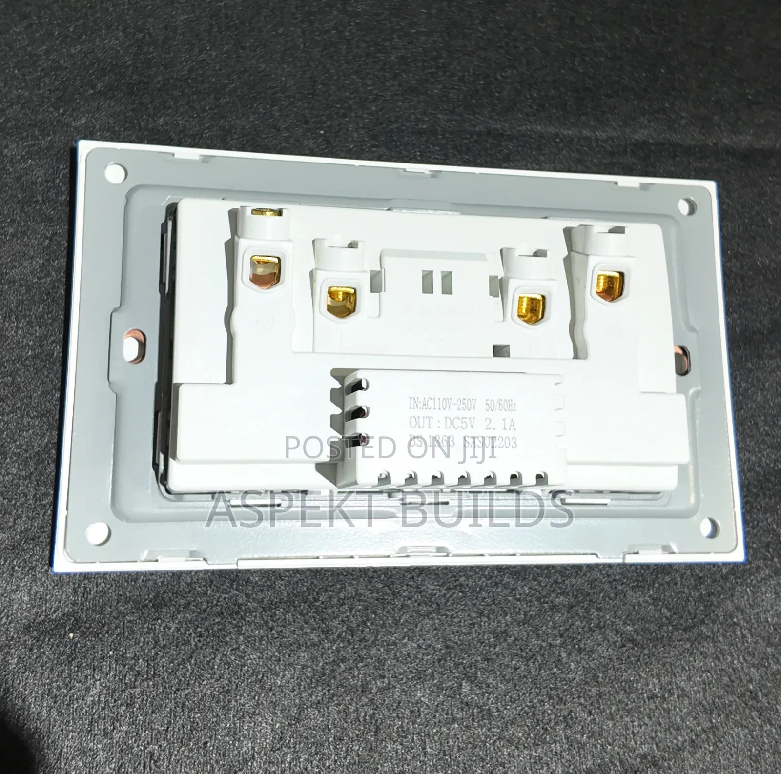 Dual Multifunctional Socket + USB