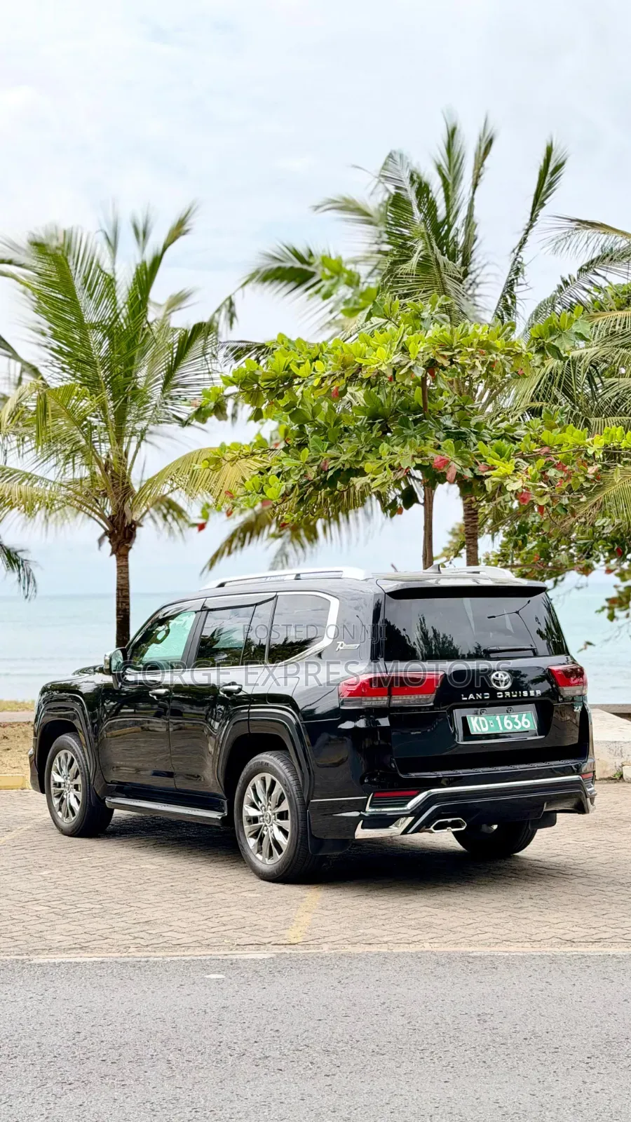 Toyota Land Cruiser Prado 2023 Black