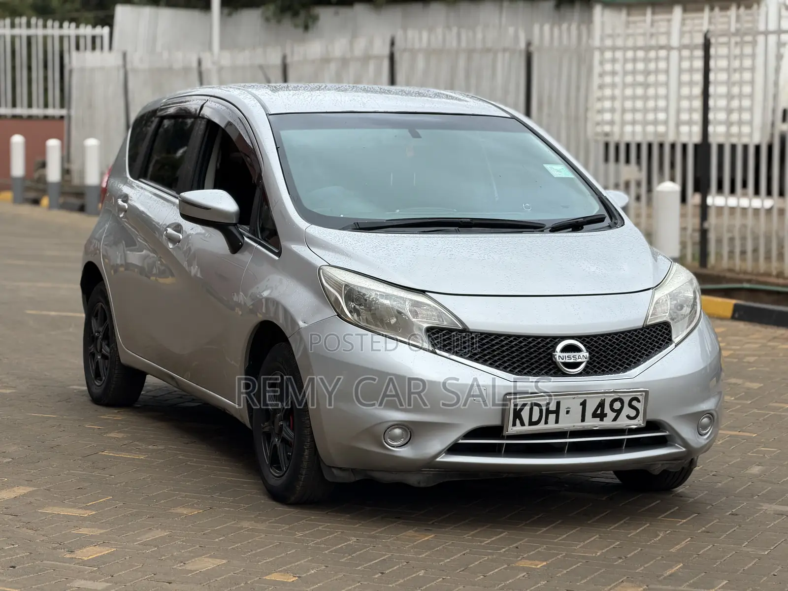Nissan Note 2015 Burgundy