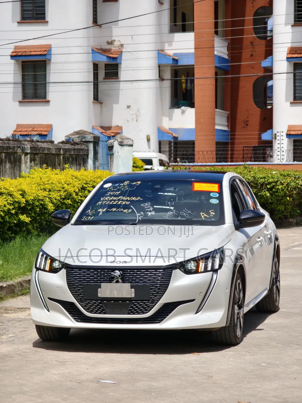 Peugeot 208 2021 White