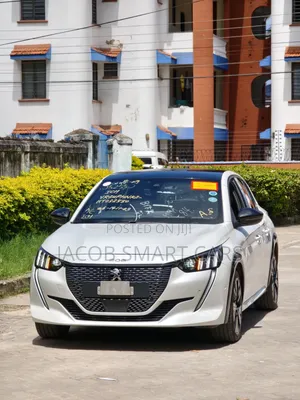 Peugeot 208 2021 White
