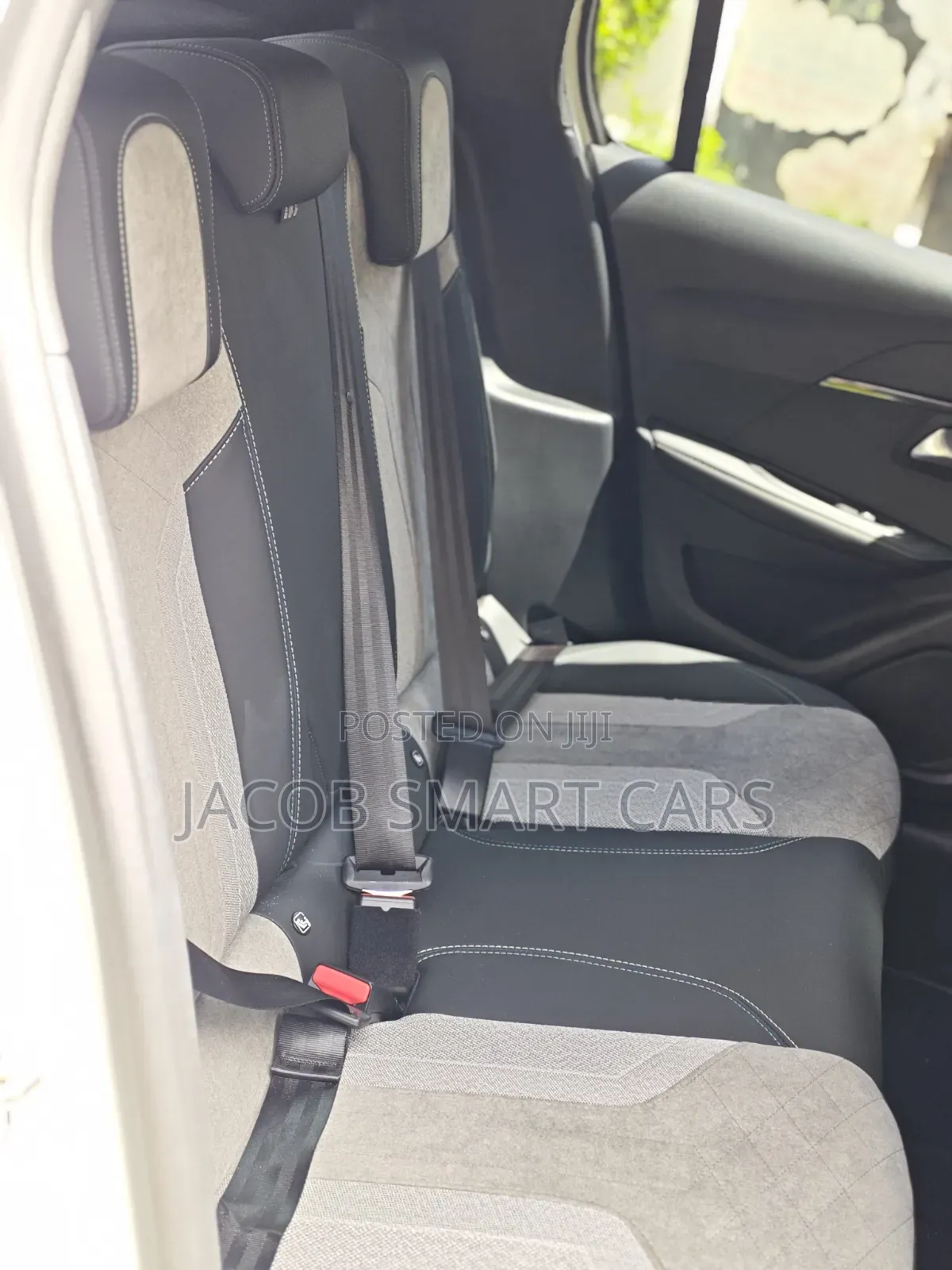 Peugeot 208 2021 White