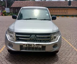 Mitsubishi Pajero V80 3.0 VR-I 2014 Silver