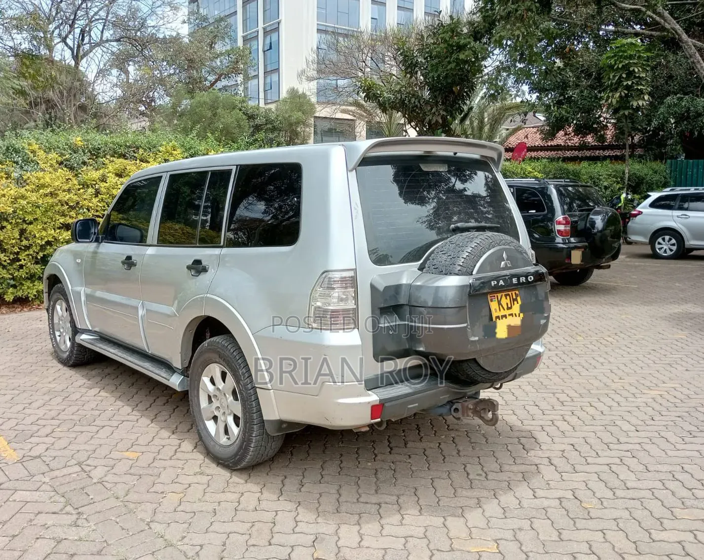 Mitsubishi Pajero V80 3.0 VR-I 2014 Silver