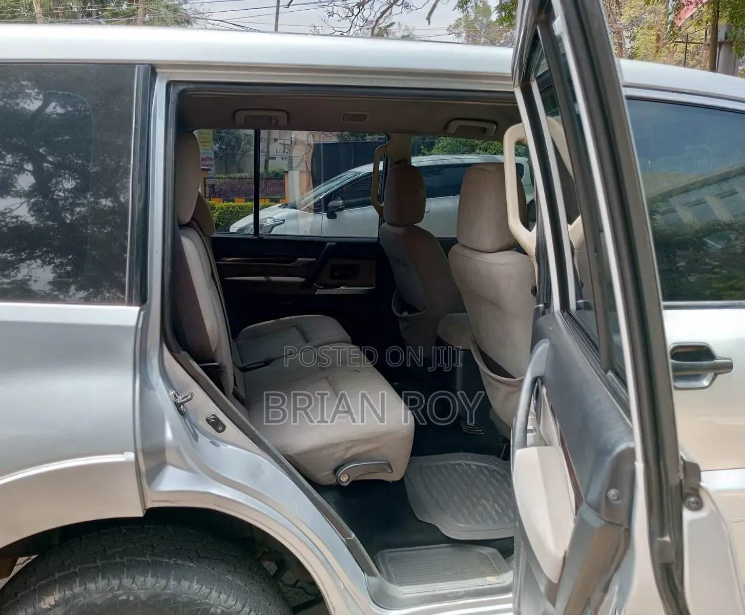 Mitsubishi Pajero V80 3.0 VR-I 2014 Silver