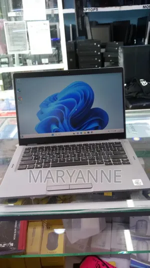 Laptop Dell Latitude 5310 2-in-1 8GB Intel Core i7 SSD 256GB