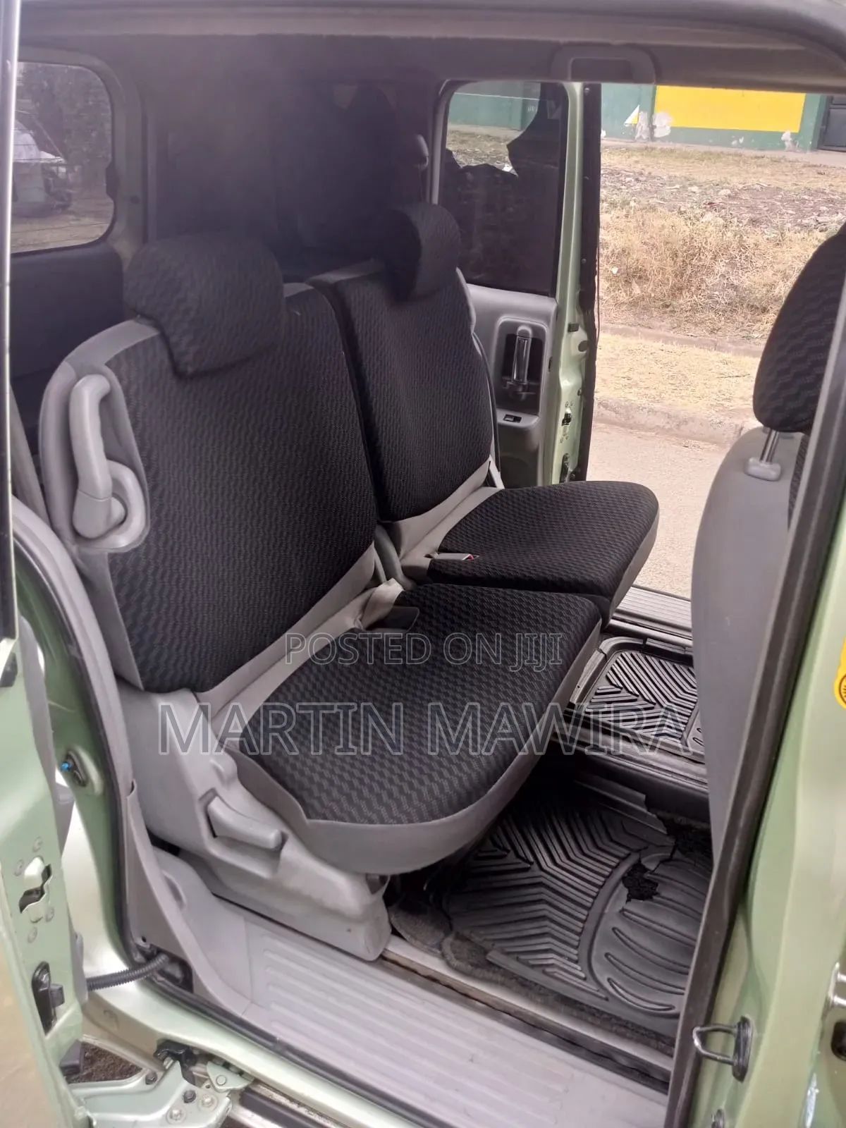 Toyota Sienta 2010 Green