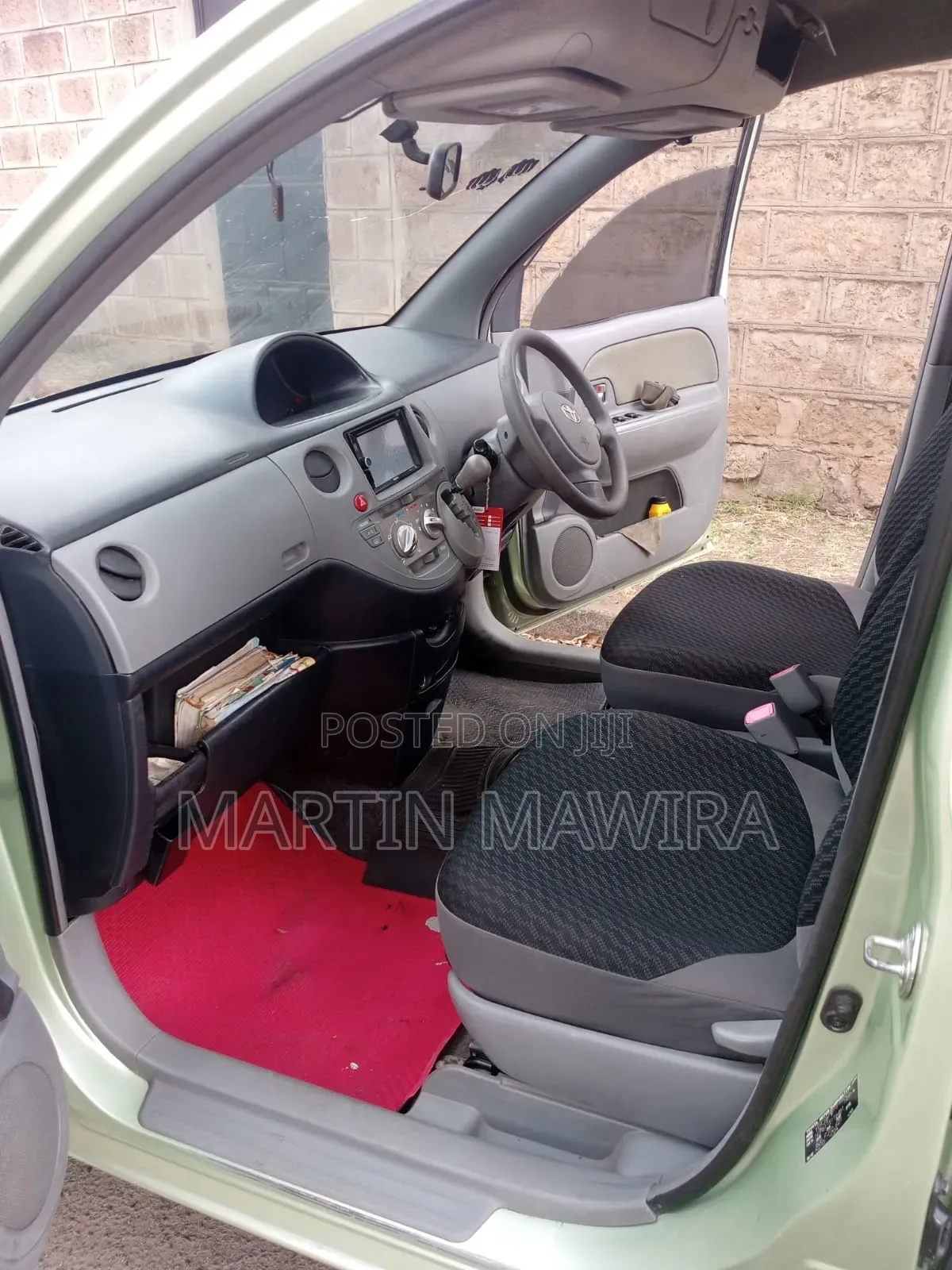 Toyota Sienta 2010 Green