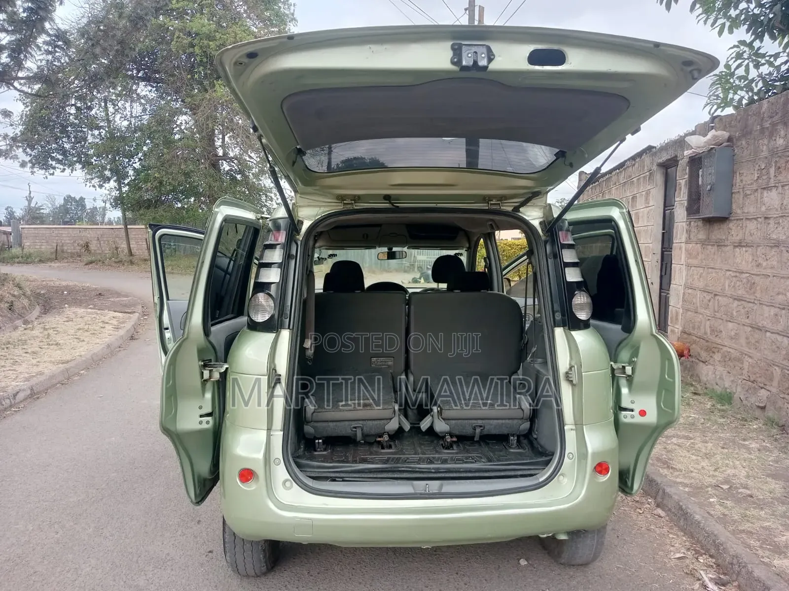 Toyota Sienta 2010 Green