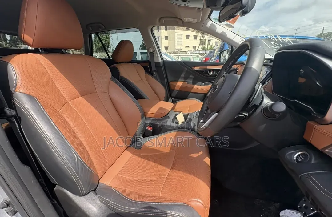 Subaru Outback 2022 Silver