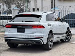 Audi Q8 3.0T Premium AWD quattro 2019 White