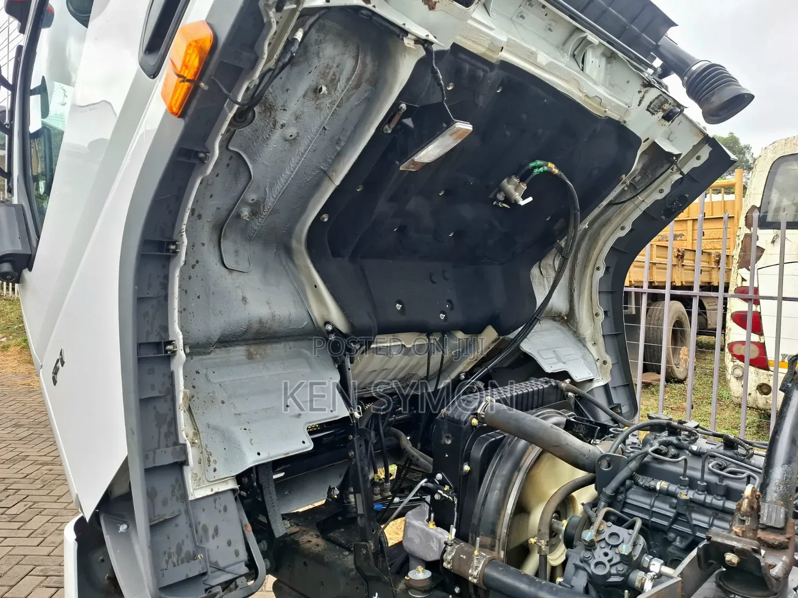 Mitsubishi Fuso F1 2021 White