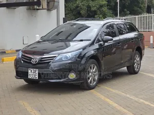 Toyota Avensis 2015 Black