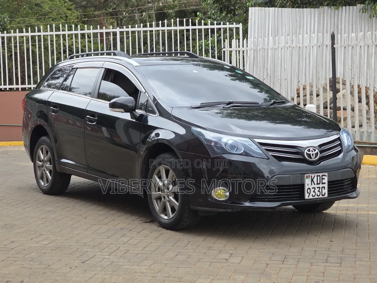 Toyota Avensis 2015 Black