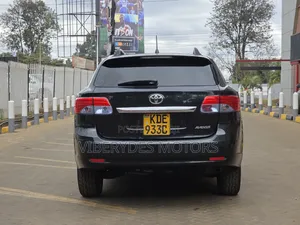 Toyota Avensis 2015 Black