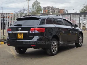 Toyota Avensis 2015 Black