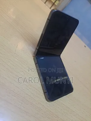 Samsung Galaxy Z Flip4 256 GB Black
