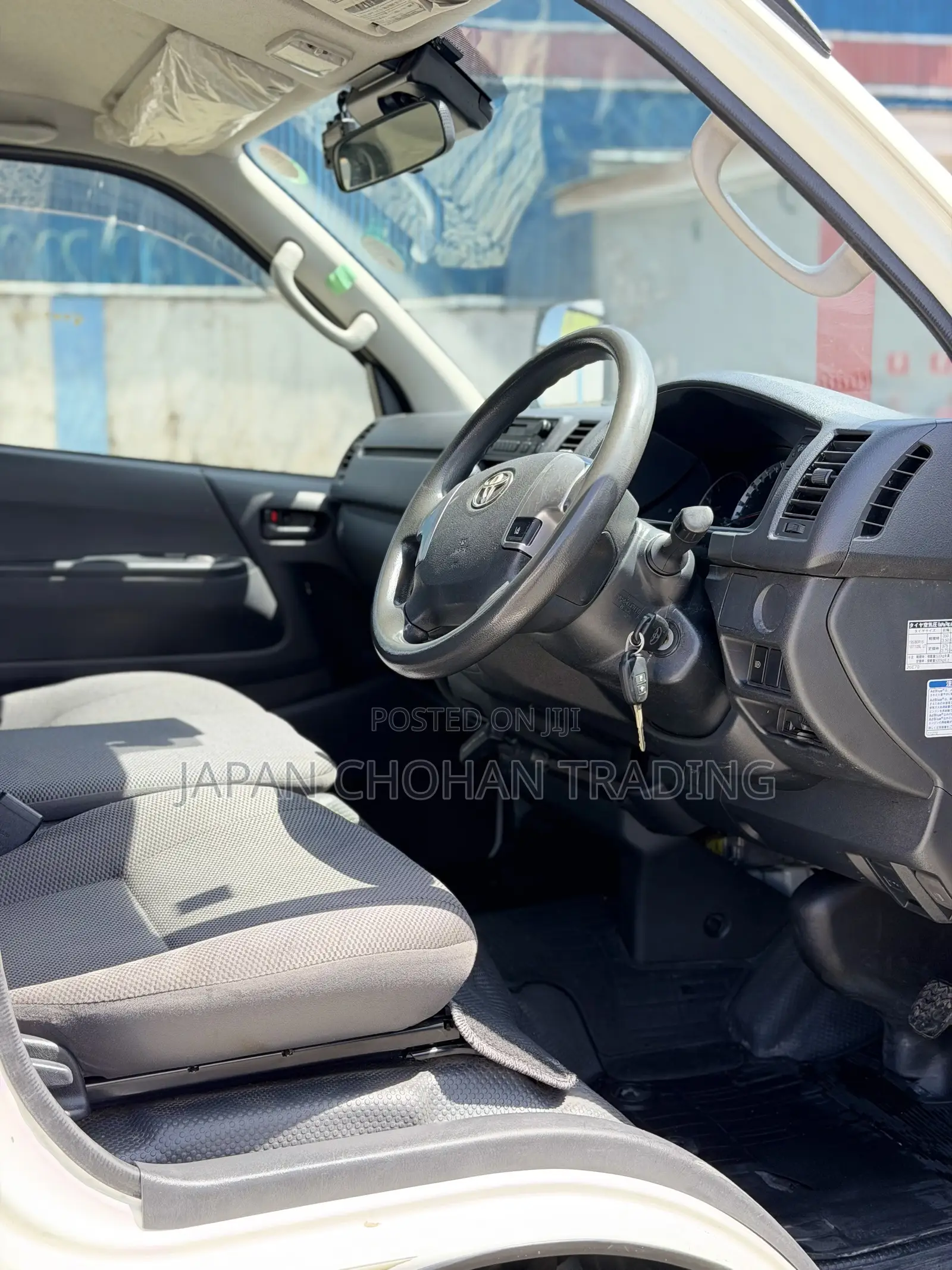 Toyota HiAce 2019 White