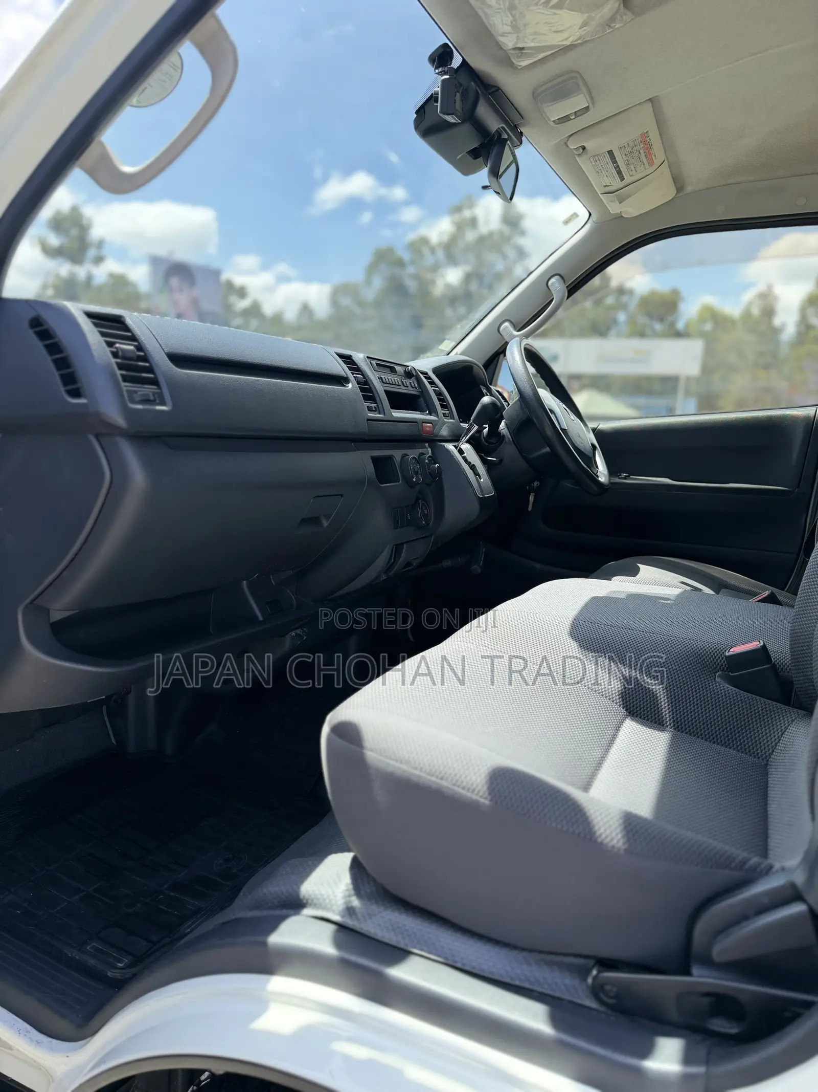 Toyota HiAce 2019 White