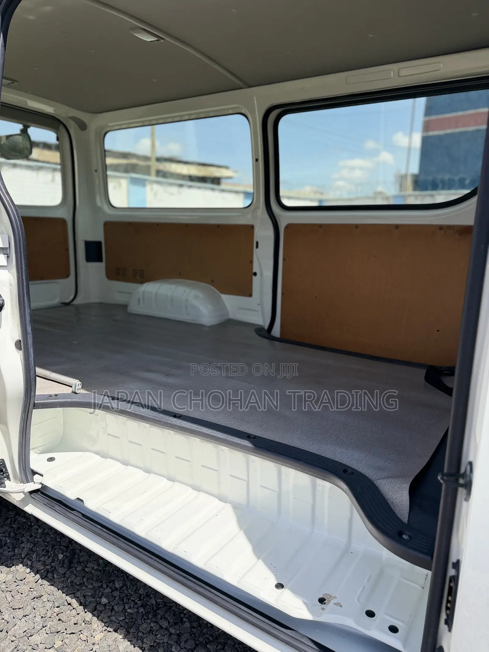 Toyota HiAce 2019 White