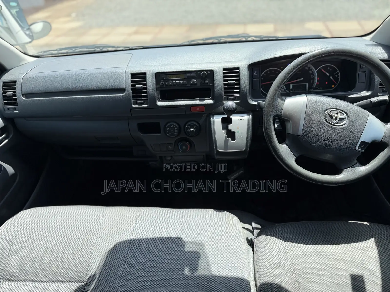 Toyota HiAce 2019 White