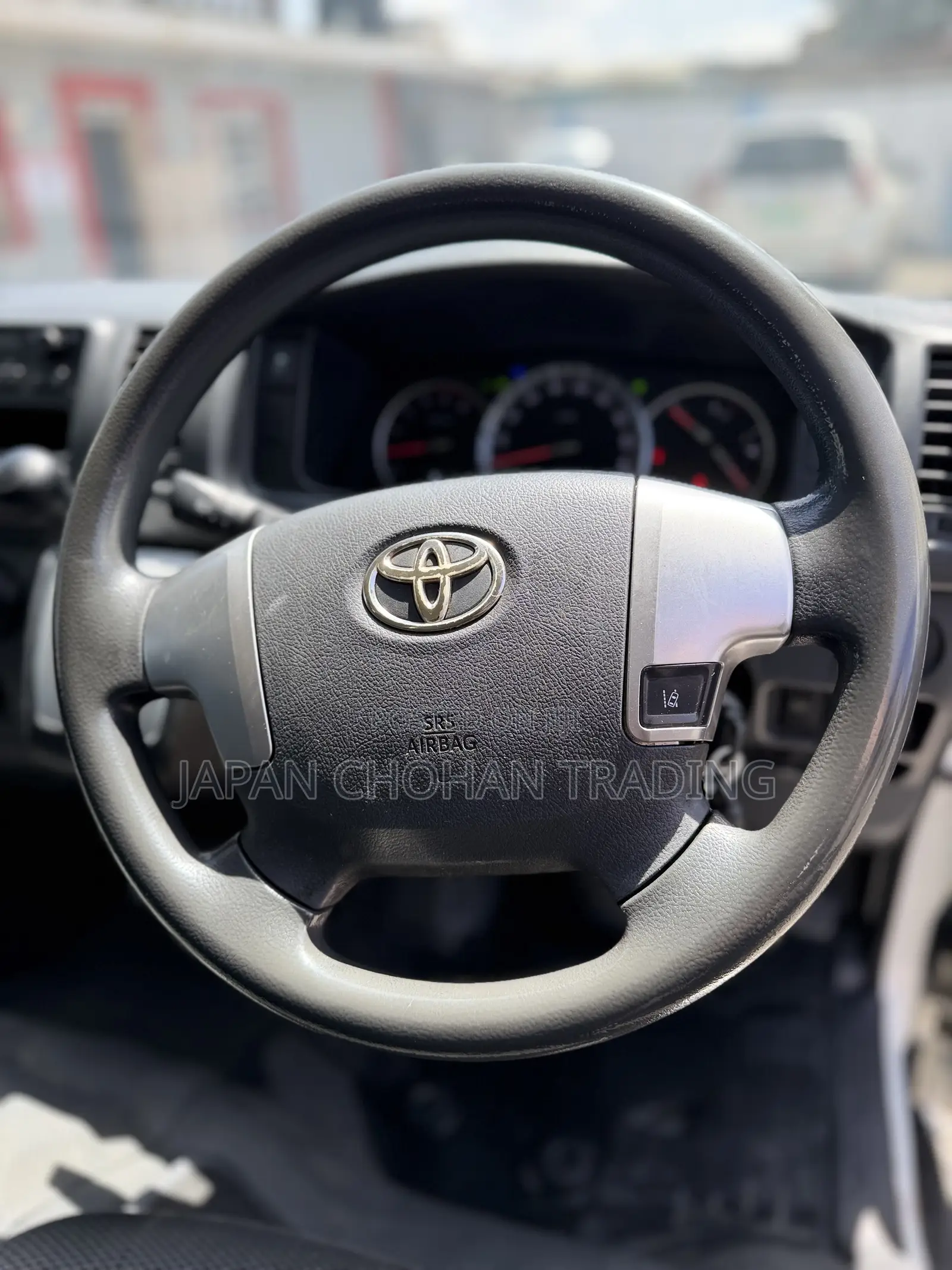 Toyota HiAce 2019 White