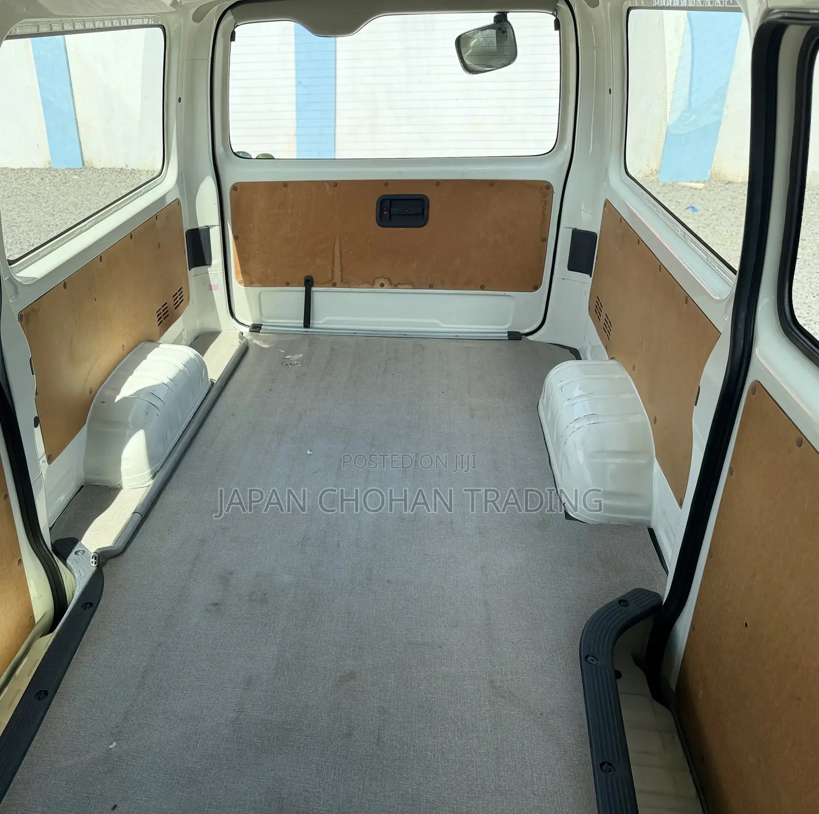 Toyota HiAce 2019 White