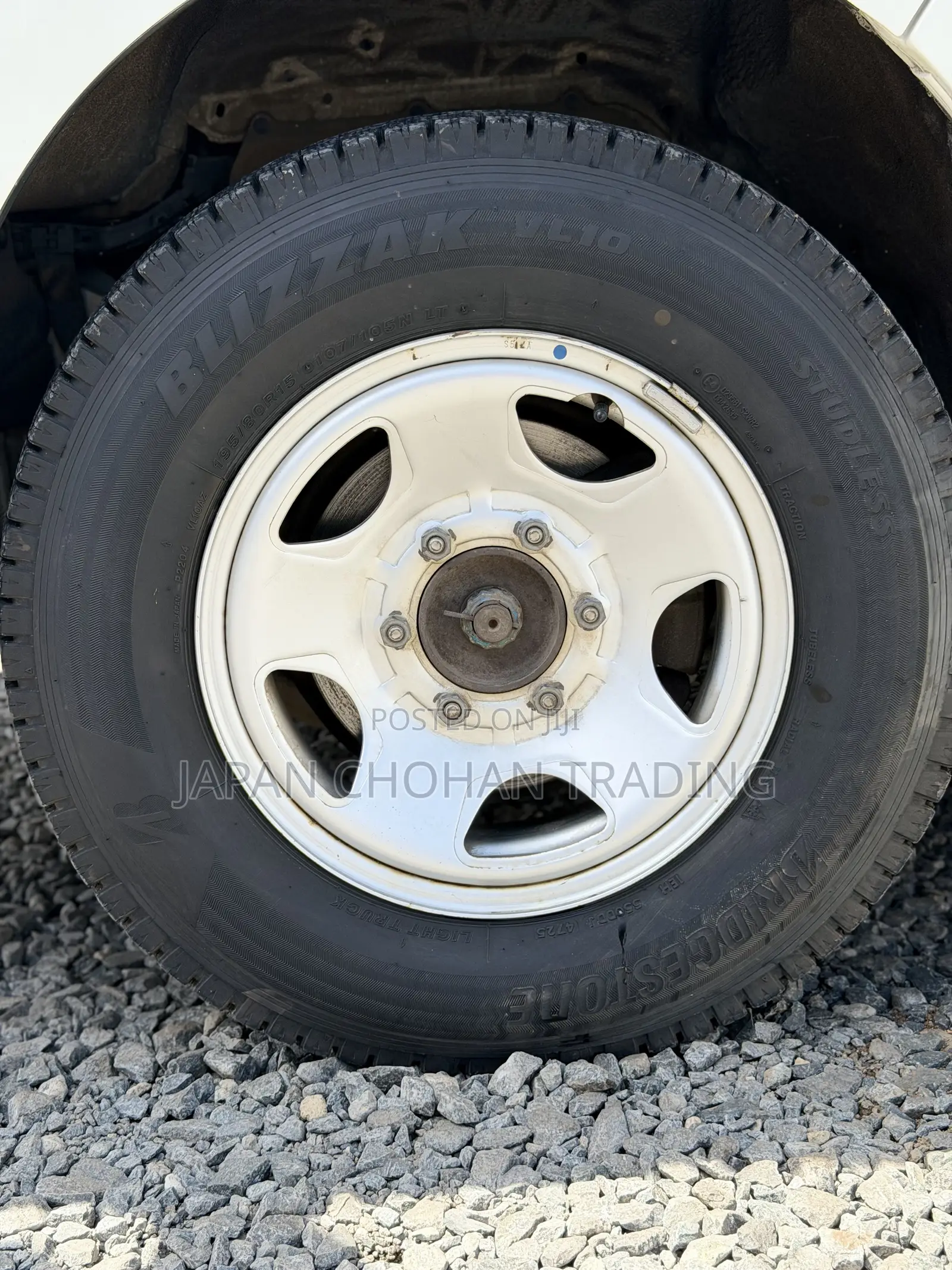 Toyota HiAce 2019 White