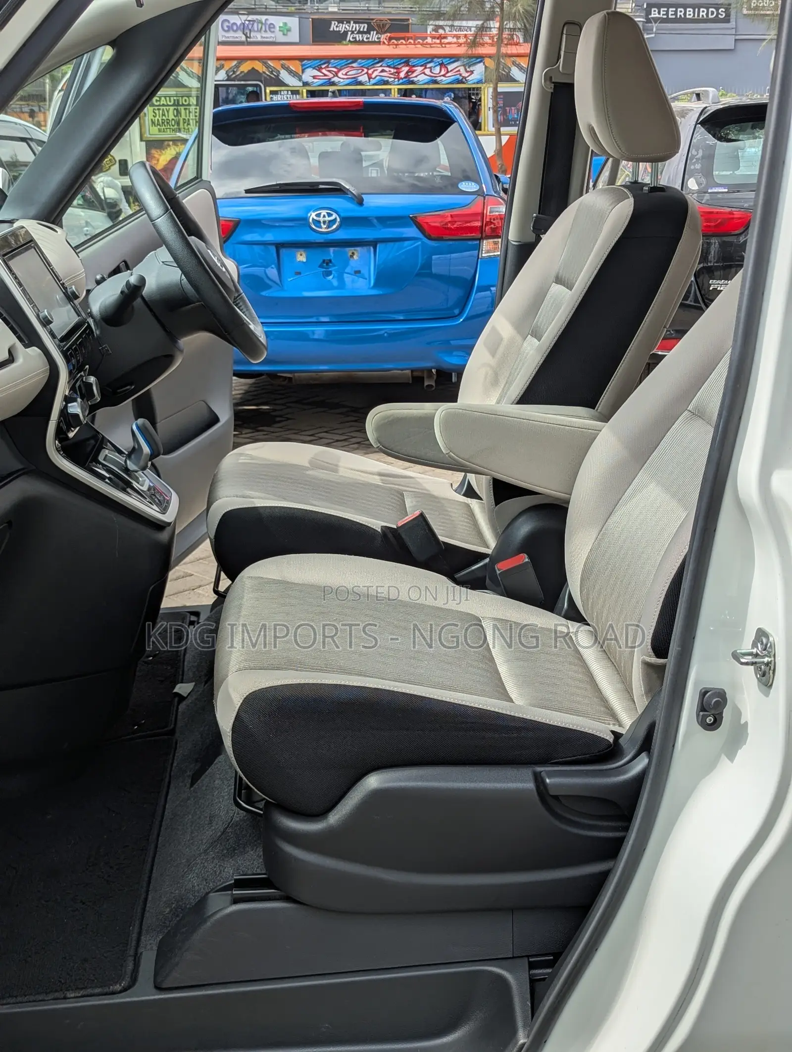 Nissan Serena 2019 White