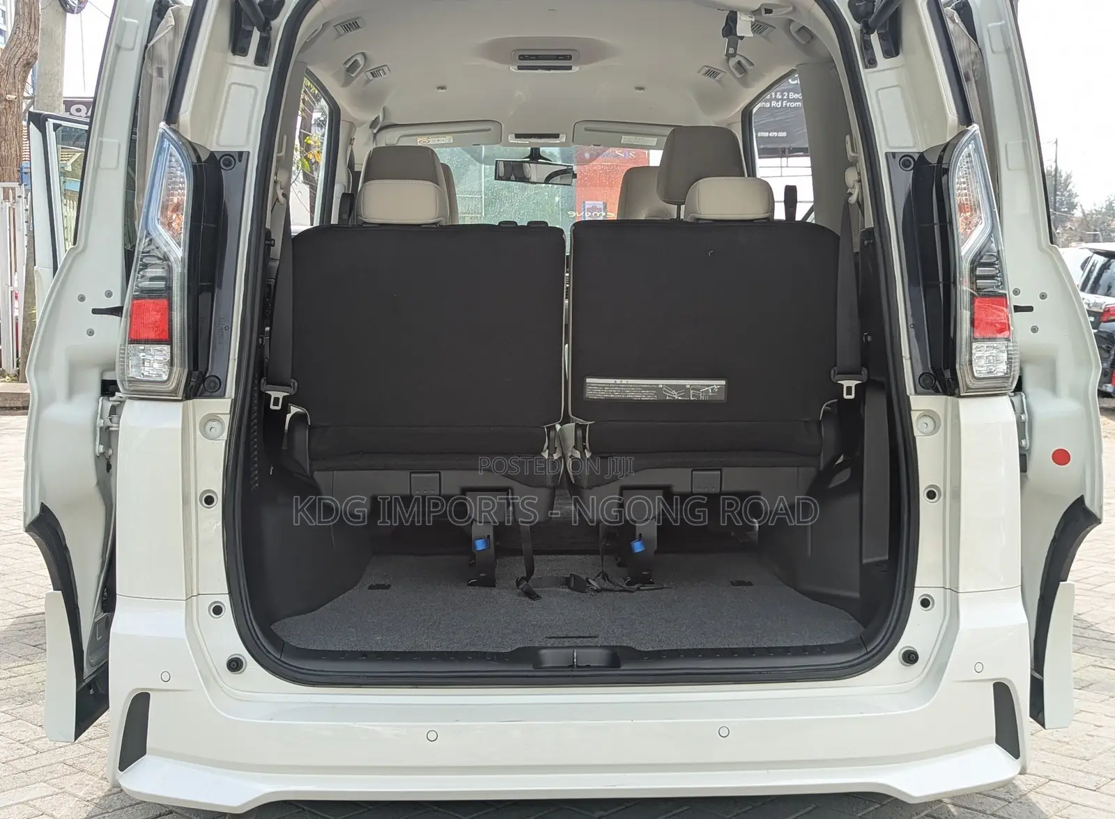 Nissan Serena 2019 White