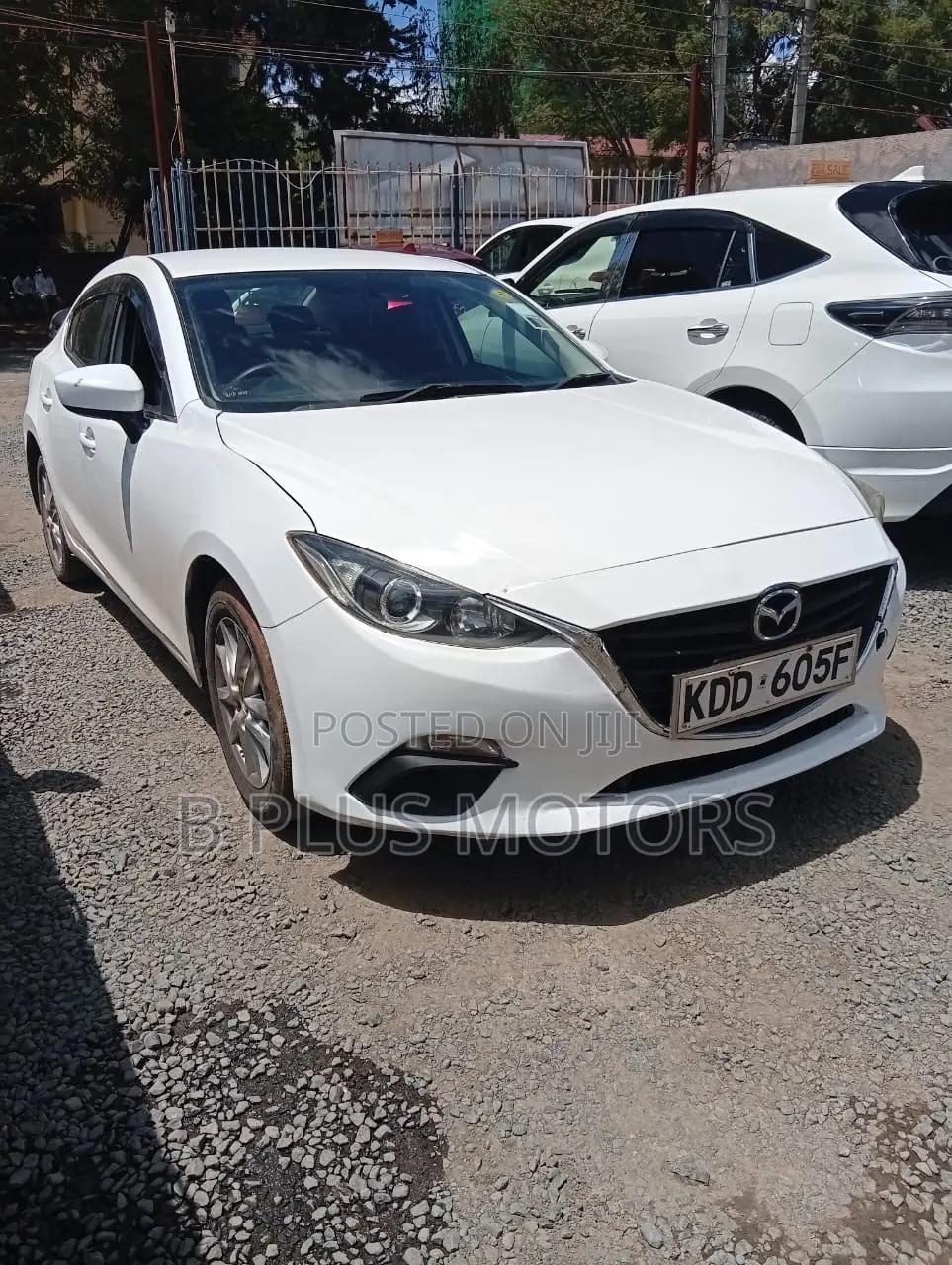 Mazda Axela SV Premium 2014 White