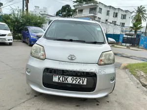 Toyota Porte 2015 Silver