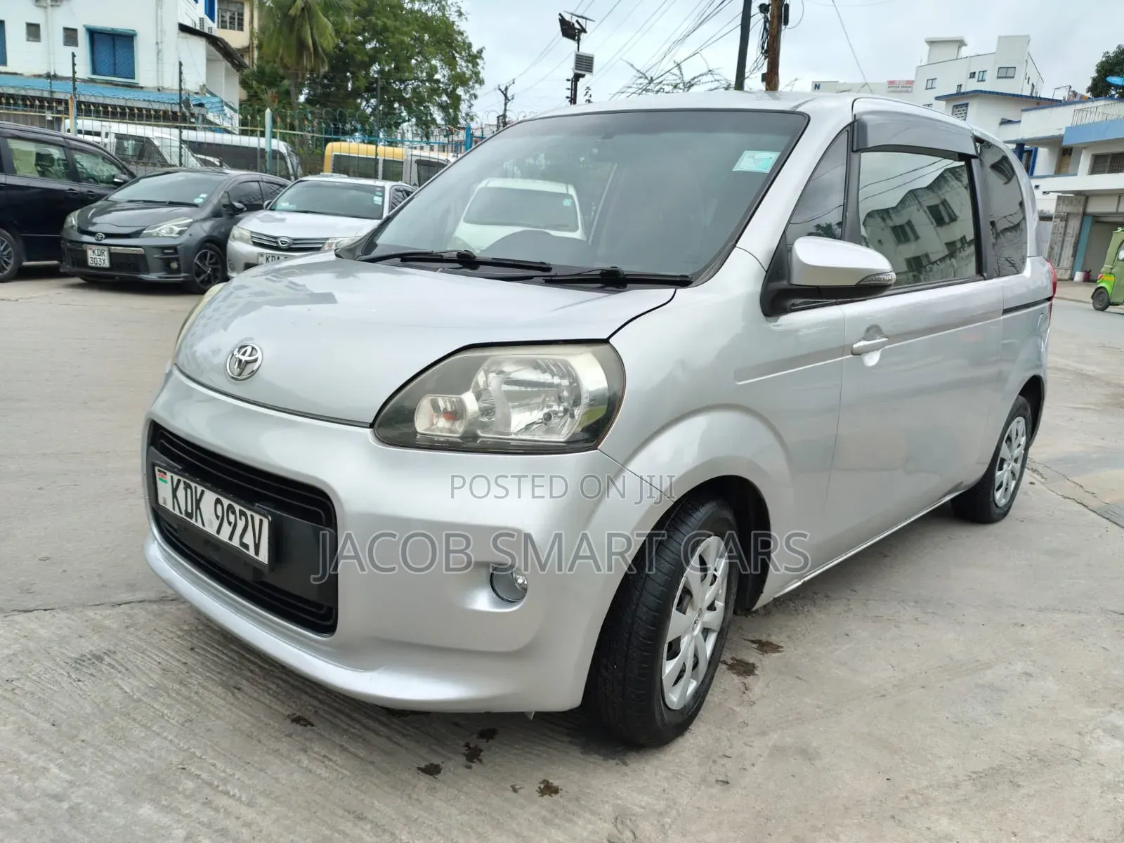 Toyota Porte 2015 Silver