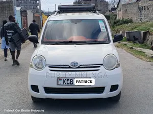 Toyota Sienta 2010 White