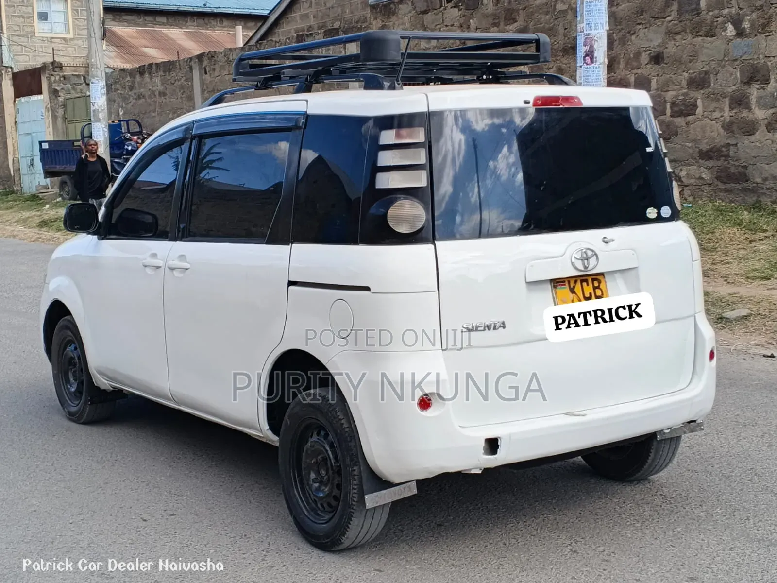 Toyota Sienta 2010 White