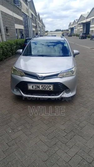 Toyota Corolla Fielder 2016 Silver