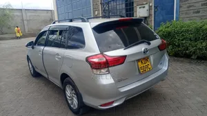 Toyota Corolla Fielder 2016 Silver