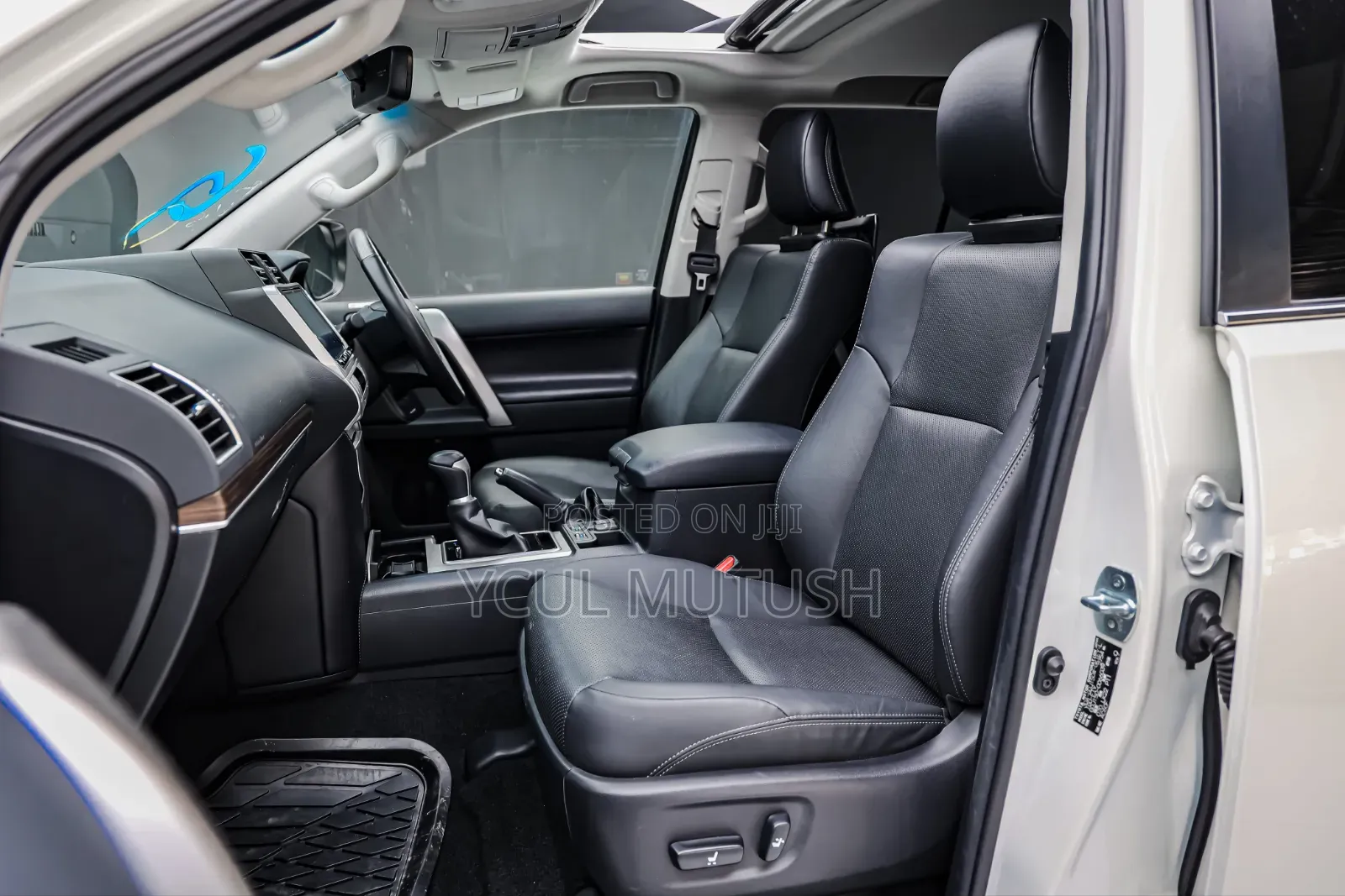 Toyota Land Cruiser 3.3 Diesel 4WD 2021 White