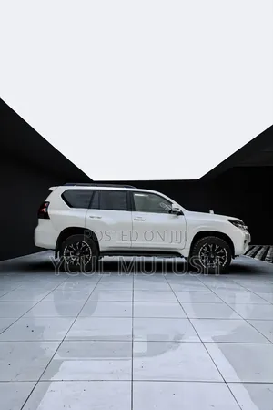 Toyota Land Cruiser 3.3 Diesel 4WD 2021 White