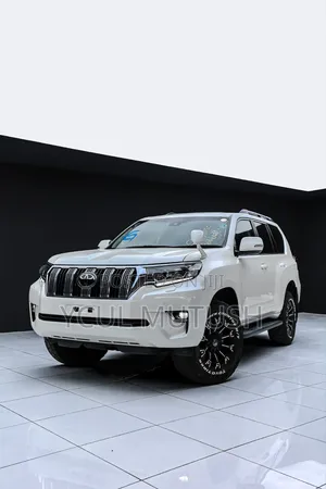 Toyota Land Cruiser 3.3 Diesel 4WD 2021 White