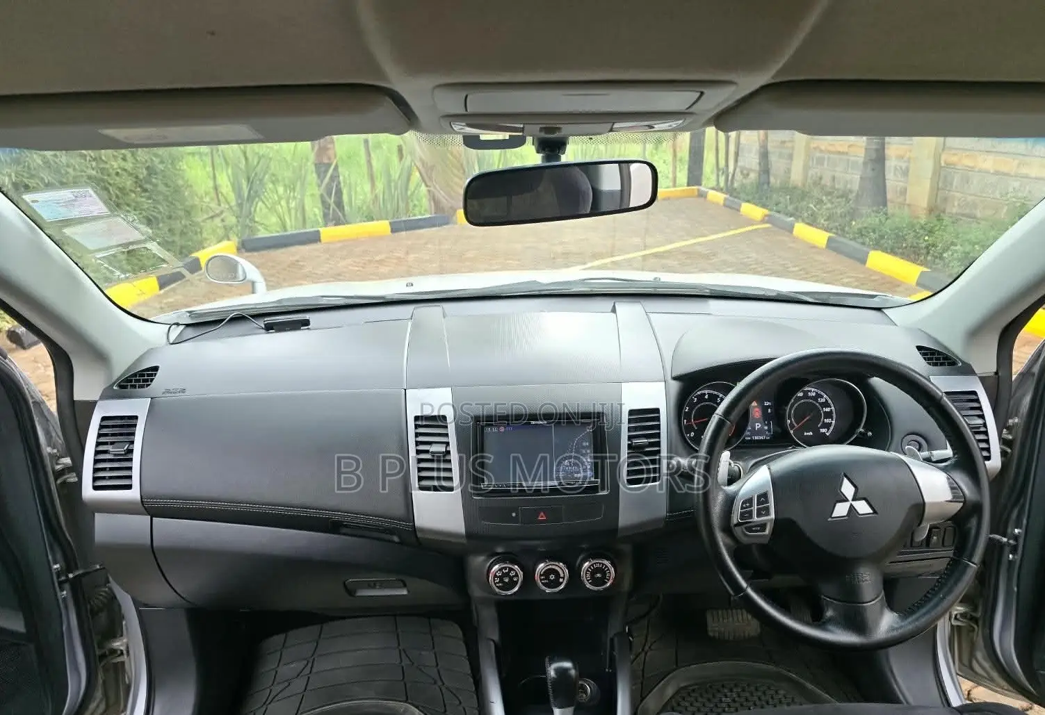 Mitsubishi Outlander 2012 Gray