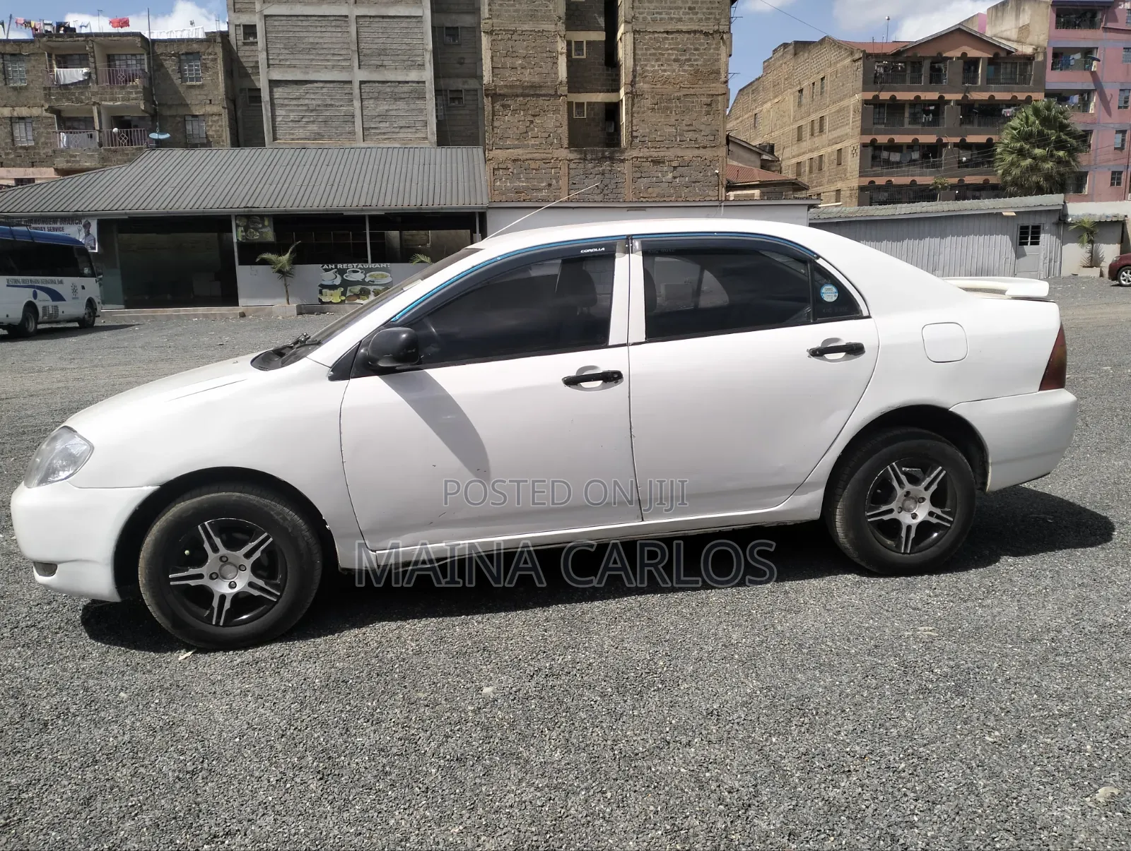 Toyota Corolla 2000 White
