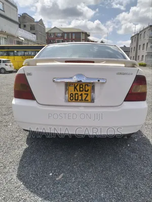 Toyota Corolla 2000 White