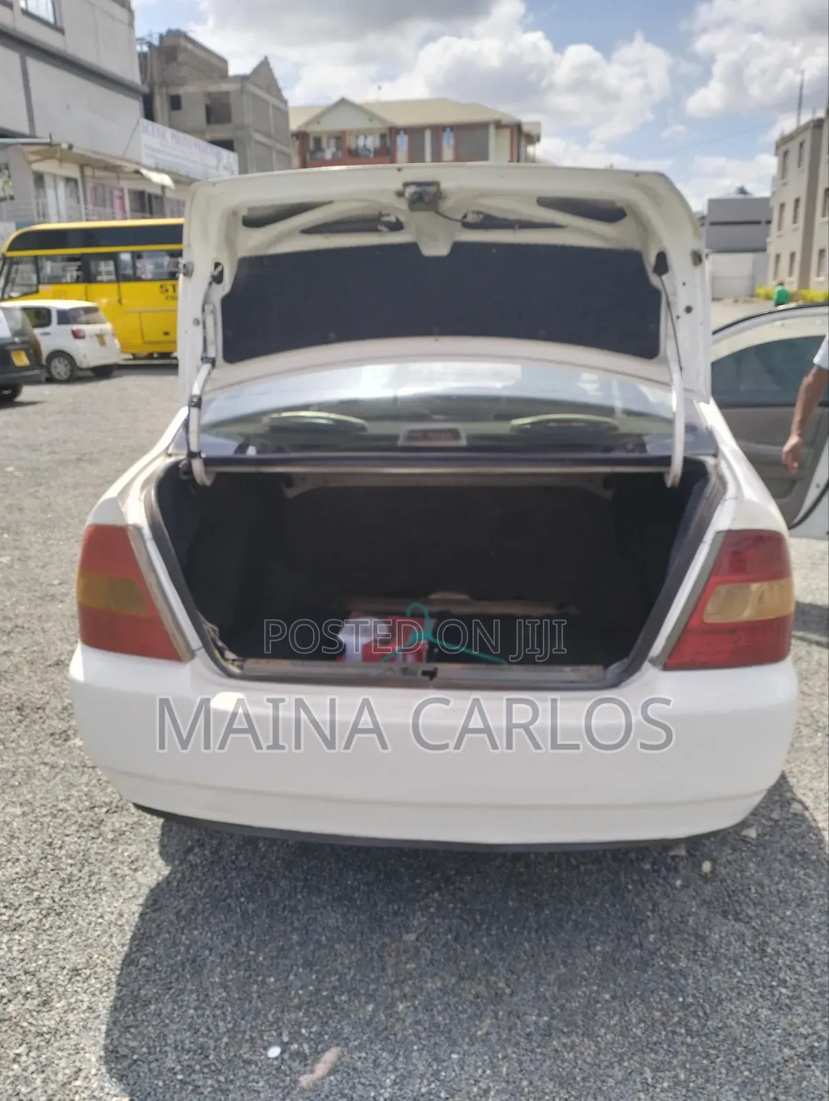 Toyota Corolla 2000 White