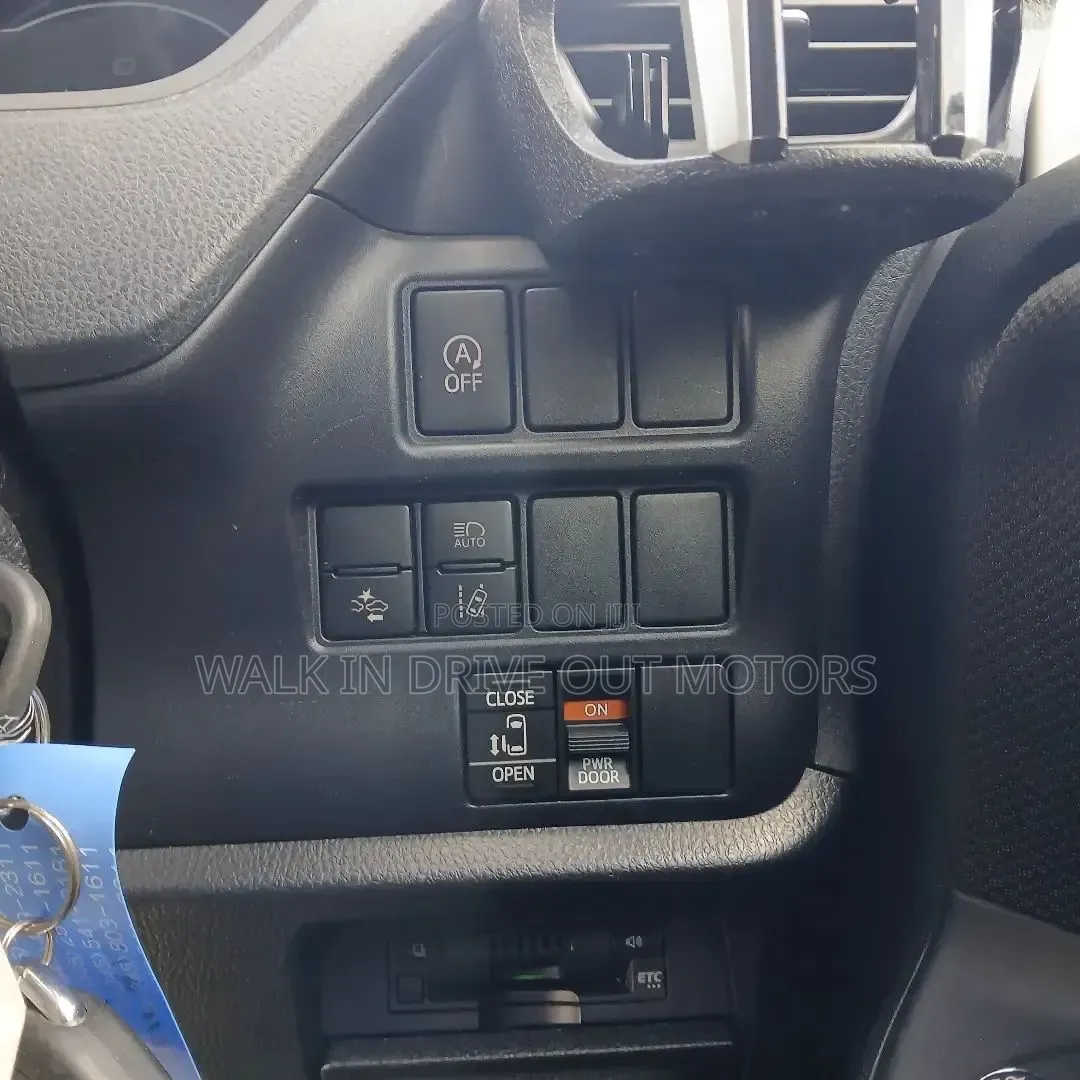 Toyota Noah 2019 White