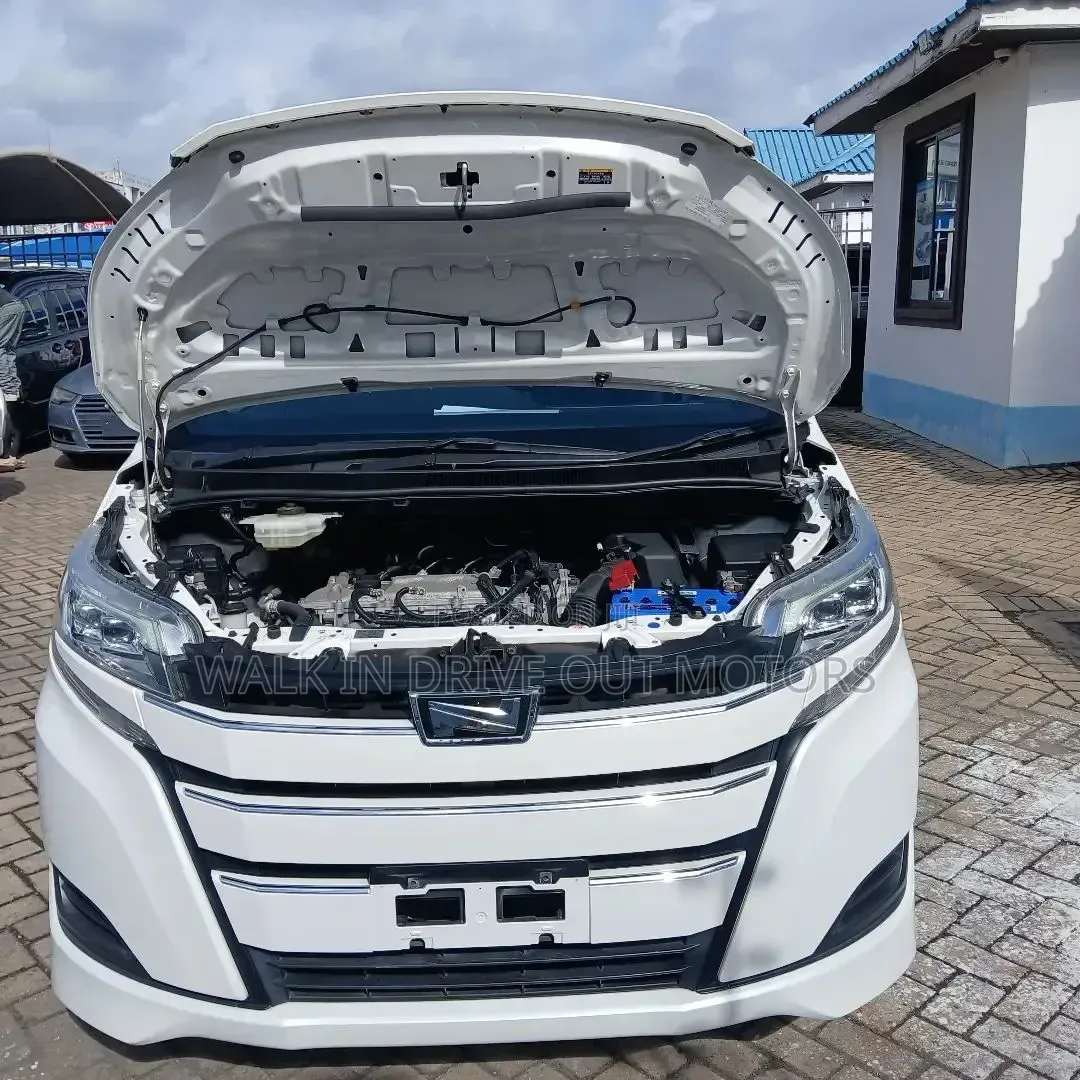 Toyota Noah 2019 White