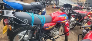 Bajaj Boxer 125 2025 Red