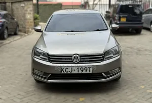 Volkswagen Passat 2014 Gold